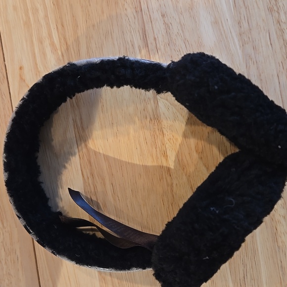 Signature Coach Logo Earmuffs - Picture 8 of 10